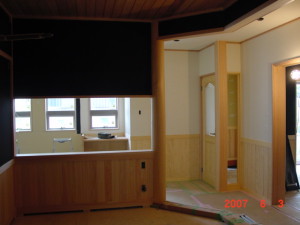 蓮田市渡辺様邸ＬＤＫ壁炭塗り工事