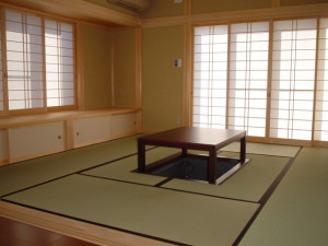 居間の堀こたつ